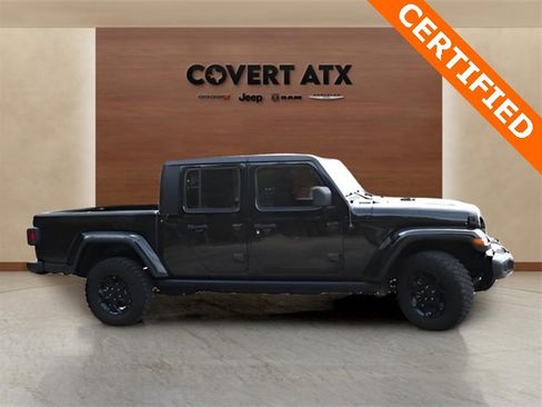 Used 2023 Jeep Gladiator Willys image 6
