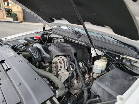 Used 2014 GMC Yukon SLT AWD/4WD image 40