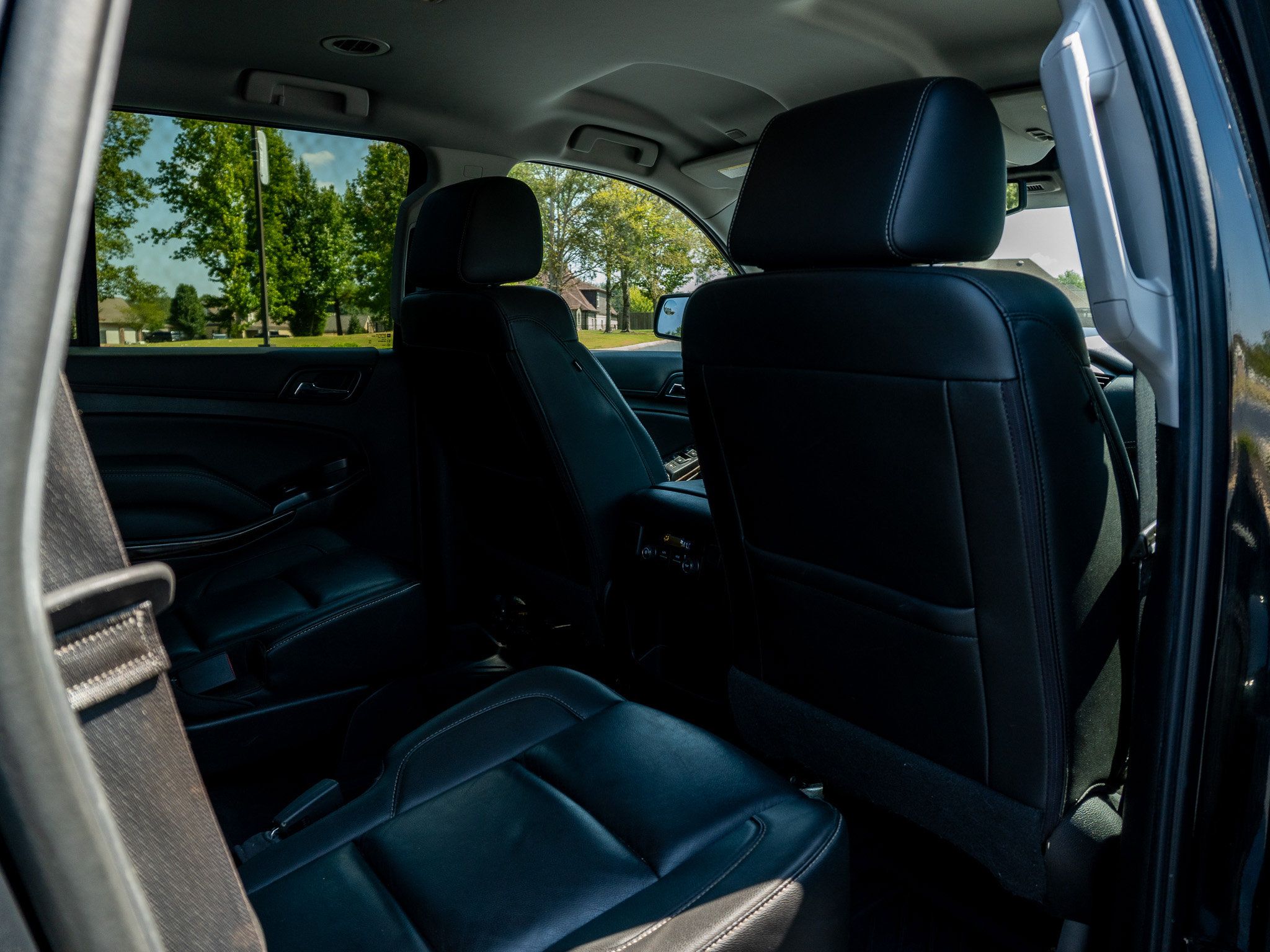Used 2019 Chevrolet Tahoe LT w/ Z71 Midnight Edition AWD/4WD image 17