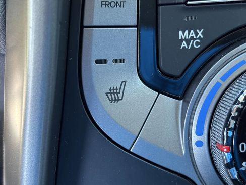 Used 2013 Hyundai Elantra GLS w/ Preferred Pkg image 26