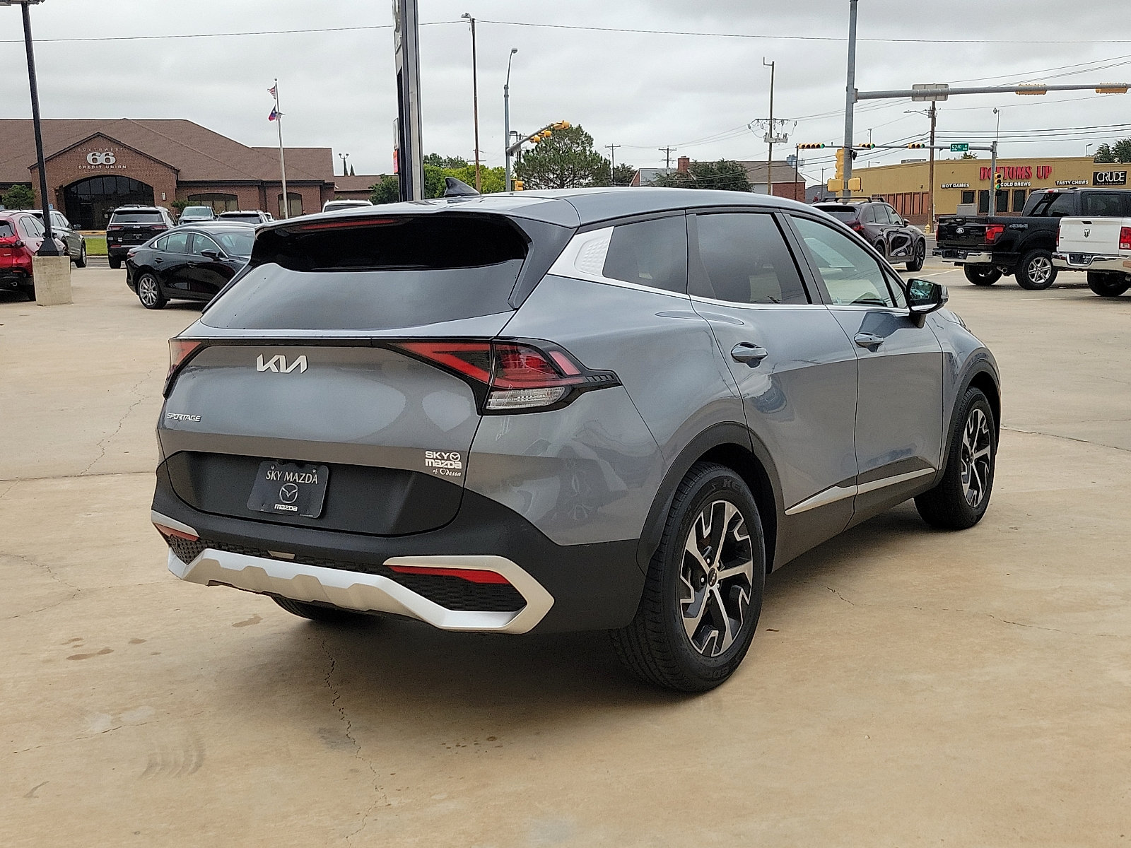 Used 2025 Kia Sportage EX FWD image 7