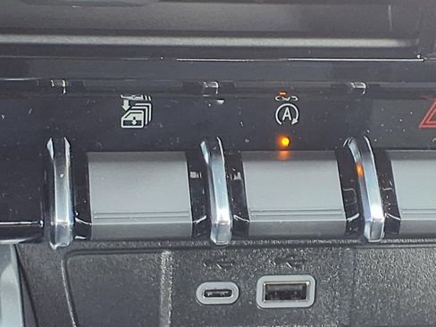 New 2025 Chevrolet Colorado Z71 w/ Midnight Edition image 11