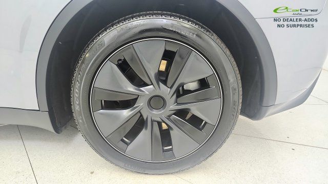 Used 2025 Tesla Model Y Long Range RWD image 65