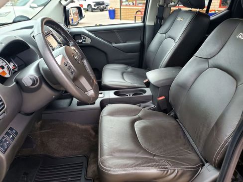 Used 2015 Nissan Frontier PRO-4X w/ Pro-4x Luxury Package image 11