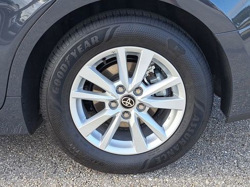 Certified 2025 Toyota Camry LE image 5