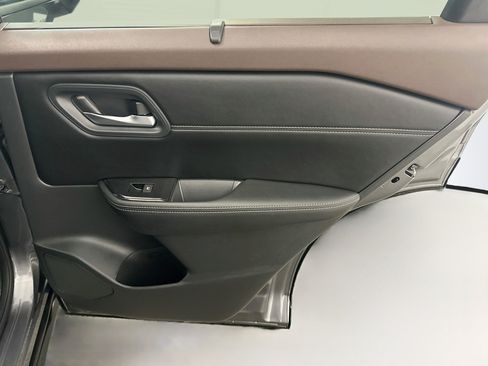 Used 2023 Nissan Rogue SV w/ SV Premium B Package AWD/4WD image 32