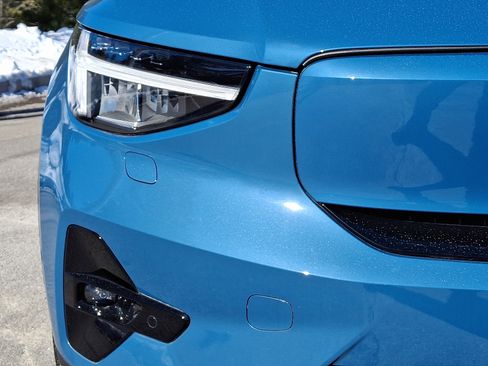 Certified 2023 Volvo C40 P8 Recharge Ultimate image 9