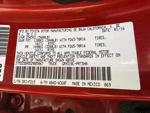 Used 2016 Toyota Tacoma TRD Off-Road w/ Towing Package image 25