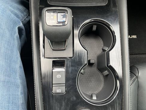 Used 2021 Nissan Rogue SL w/ Premium Package image 18