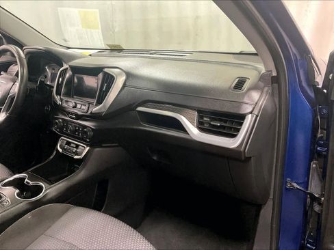 Used 2023 GMC Terrain SLE w/ Driver Convenience Package image 13