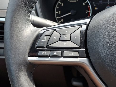 Certified 2024 Nissan Altima 2.5 SV w/ SV Premium Package FWD image 23