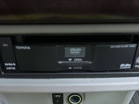 Used 2013 Toyota Sienna Limited w/ Premium Pkg AWD/4WD image 10