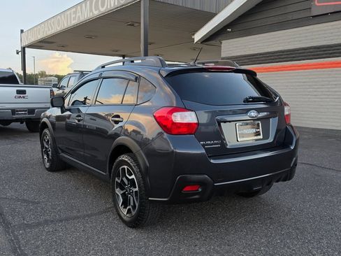 Used 2017 Subaru Crosstrek 2.0i AWD/4WD image 3