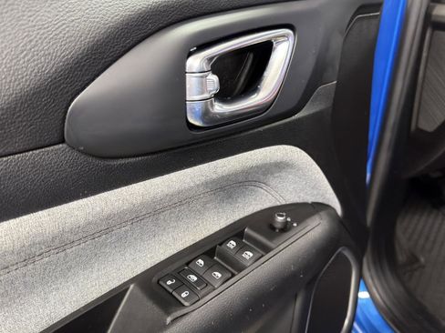 Used 2022 Jeep Compass Latitude image 28