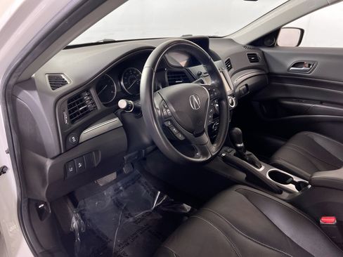 Used 2019 Acura ILX w/Technology Pkg image 9