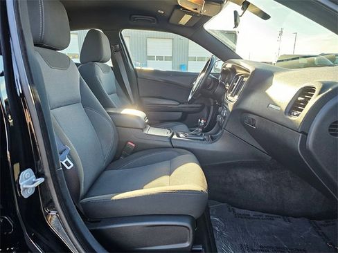 Used 2018 Dodge Charger SXT w/ Blacktop Package image 15