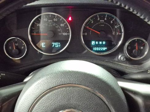Used 2017 Jeep Wrangler Unlimited Sahara AWD/4WD image 14