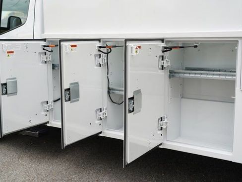 Used 2023 Mercedes-Benz Sprinter 3500 image 17