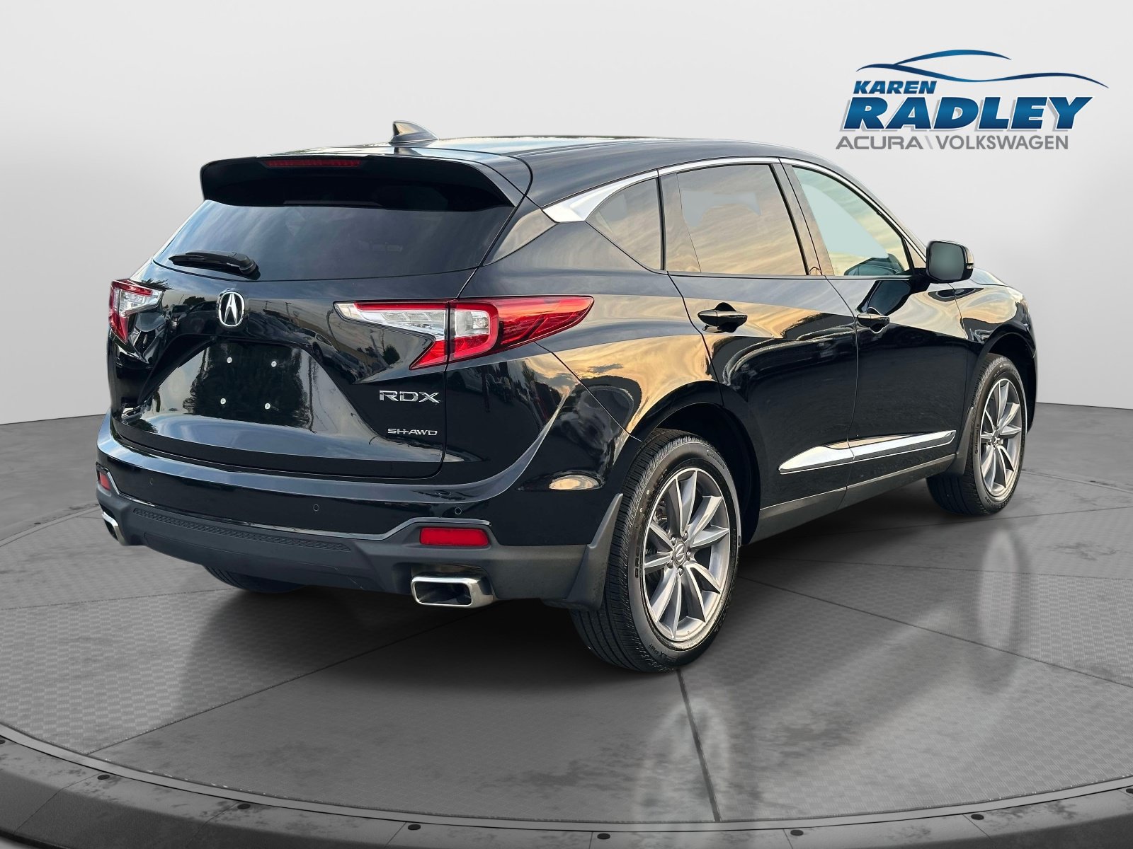 Used 2022 Acura RDX w/ Technology Package AWD/4WD image 2