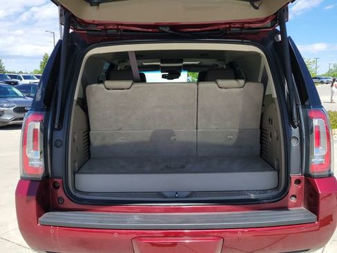 Used 2019 GMC Yukon SLT w/ Premium Edition AWD/4WD image 13