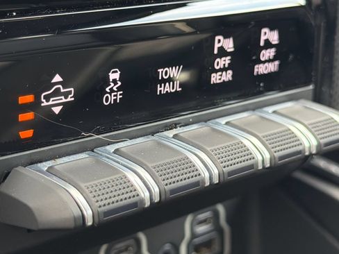 Used 2022 RAM 1500 Limited w/ Bed Utility Group RWD image 31