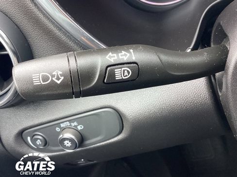 Used 2022 Chevrolet Blazer LT FWD image 23