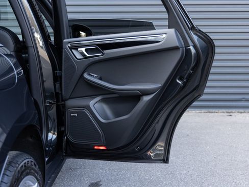 New 2026 Porsche Macan AWD/4WD image 28