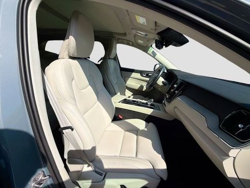 Used 2022 Volvo XC60 B6 Inscription w/ Advanced Package image 15