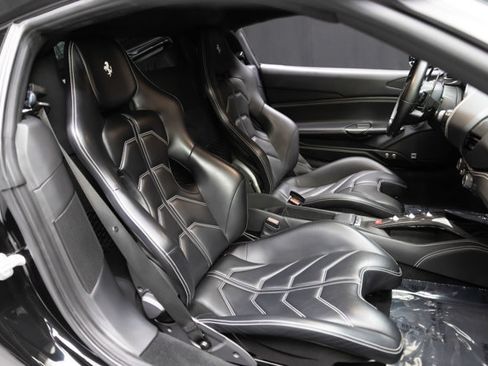Used 2016 Ferrari 488 GTB RWD image 11