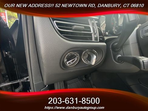 Used 2021 Porsche Macan AWD/4WD image 25