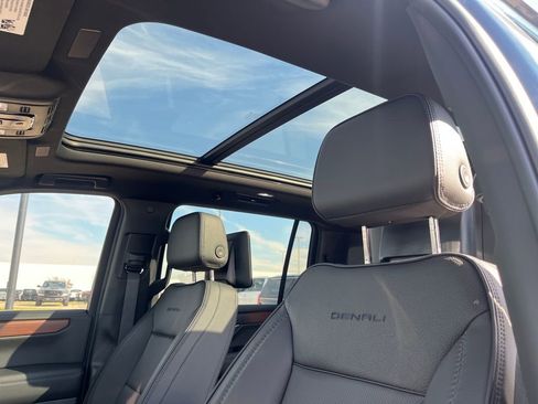 New 2026 GMC Yukon XL Denali w/ Denali Reserve Package image 21