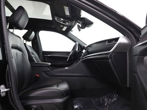 Used 2025 Jeep Grand Cherokee L Limited w/ Black Appearance Package image 11