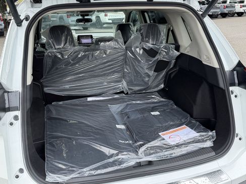 New 2026 Nissan Rogue SV w/ Cold Weather Package FWD image 24