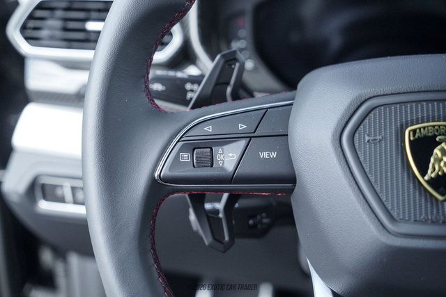Used 2024 Lamborghini Urus S AWD/4WD image 35