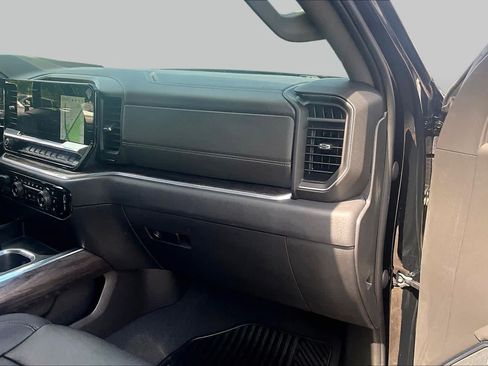 Certified 2022 Chevrolet Silverado 1500 LTZ w/ LTZ Convenience Package II RWD image 19