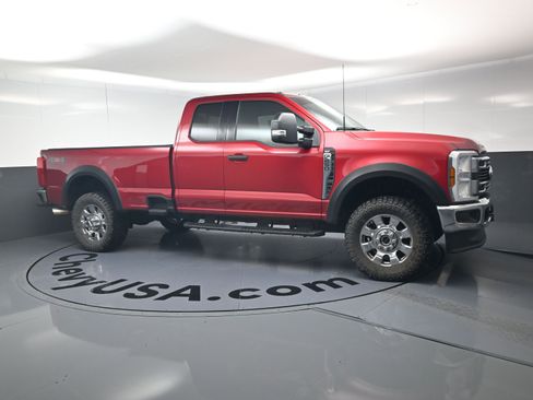 Used 2024 Ford F250 XLT w/ Snow Plow/Camper Package image 2