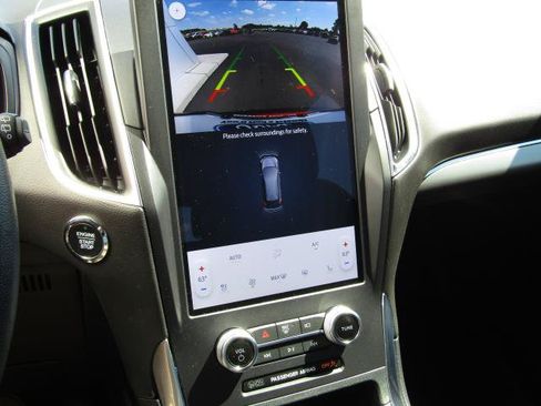 Used 2024 Ford Edge Titanium AWD/4WD image 30