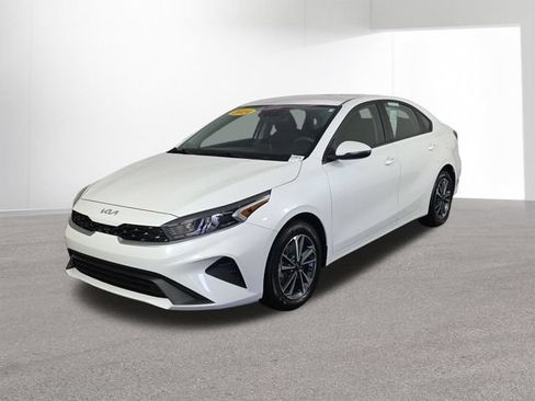 Used 2024 Kia Forte LXS w/ LXS Technology Package FWD image 43