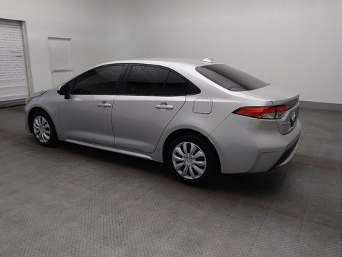 Used 2021 Toyota Corolla LE image 3