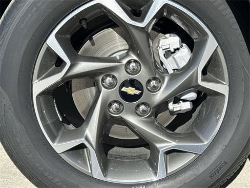 New 2026 Chevrolet Trax LT w/ Driver Confidence Package image 10