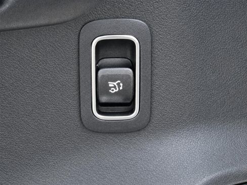 New 2026 Mercedes-Benz GLA 250 4MATIC image 36