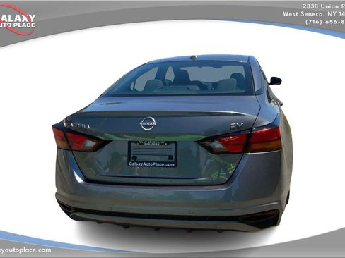 Used 2024 Nissan Altima 2.5 SV FWD image 6