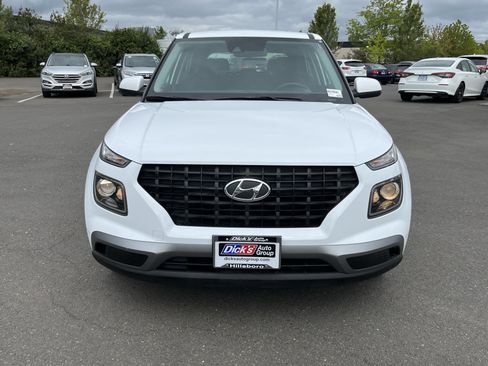 Used 2022 Hyundai Venue SE FWD image 8
