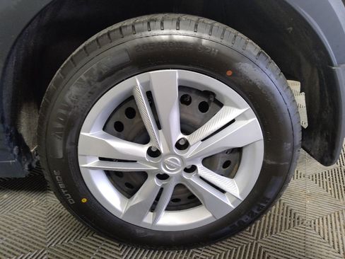 Used 2021 Nissan Kicks S FWD image 31