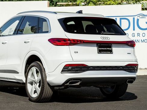Certified 2025 Audi Q5 Premium Plus w/ Premium Plus AWD/4WD image 10