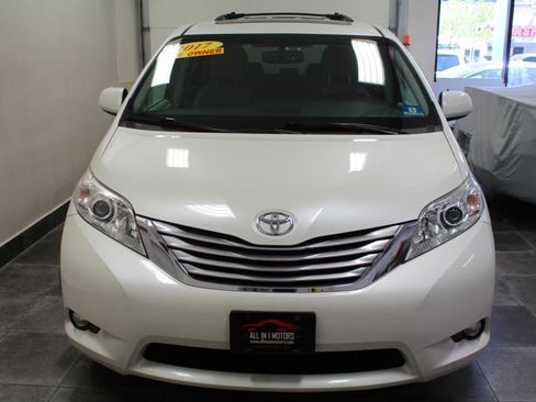 Used 2017 Toyota Sienna XLE w/ XLE Navigation Package AWD/4WD image 2