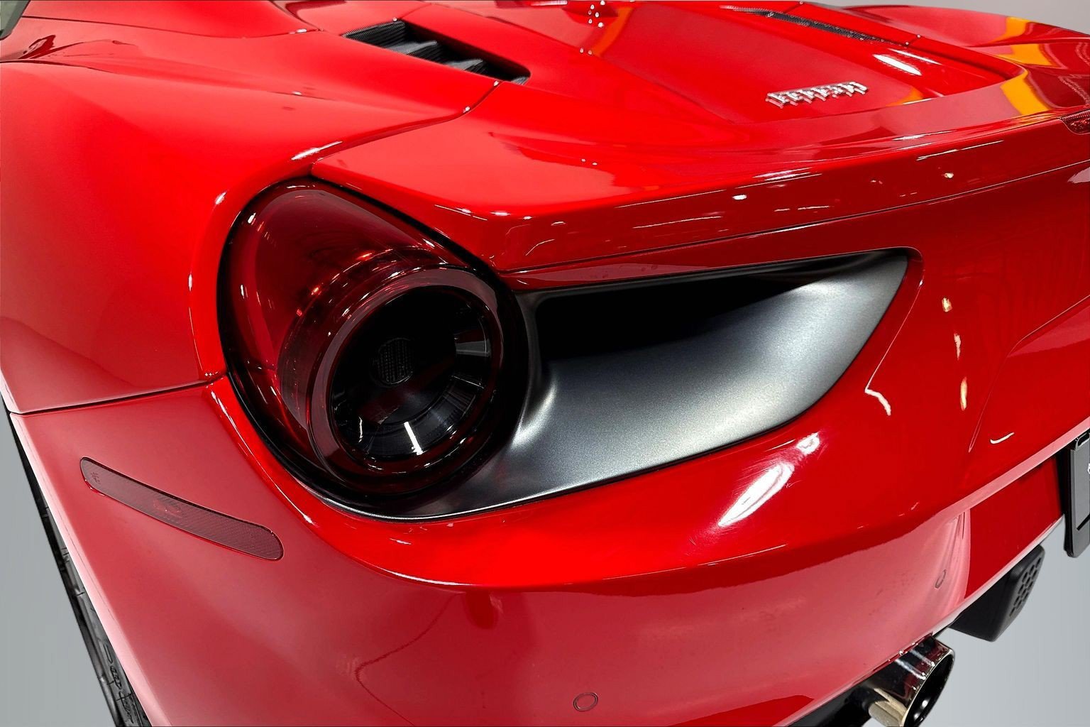 Used 2018 Ferrari 488 Spider RWD image 19