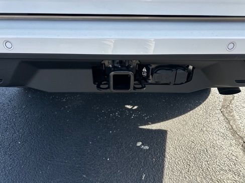 New 2025 Ford Expedition Active image 45