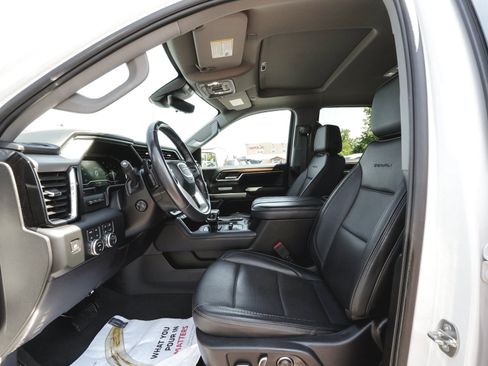 Used 2024 GMC Sierra 1500 Denali w/ Technology Package AWD/4WD image 34
