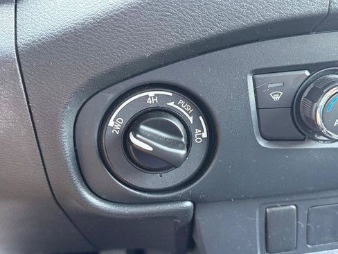 Used 2022 Nissan Frontier PRO-4X w/ Off-Road Protection Package AWD/4WD image 21